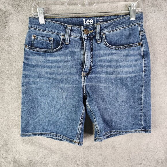 Women's Lee Blue Denim Shorts Medium Wash 7" Inseam Size 8 - Picture 2 of 10